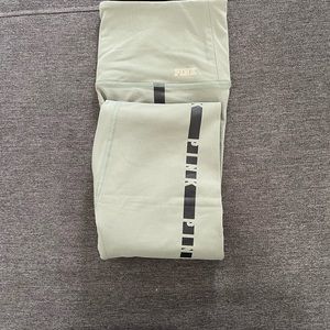 Victoria sport workout leggings. Lightly worn maybe 3 times.